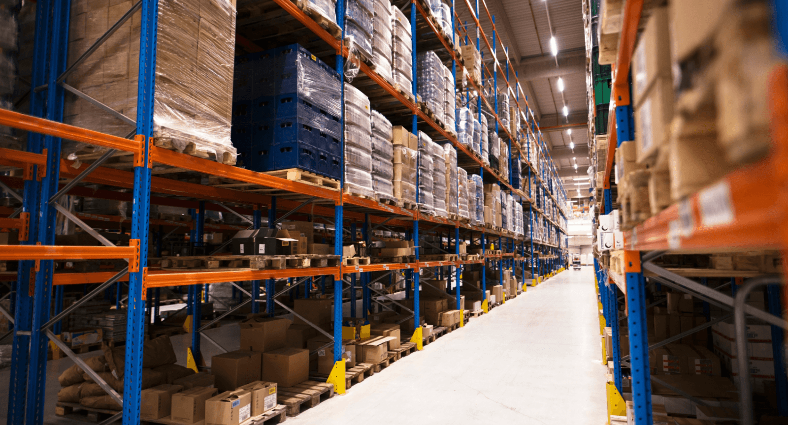 Warehouse racking aisle